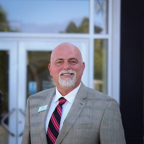 Staff member Alex del Valle from ID_ea055471bdeb