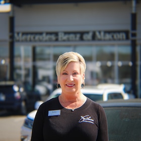 Staff member Kelly Lewis from ID_5b7d13c1ab6f