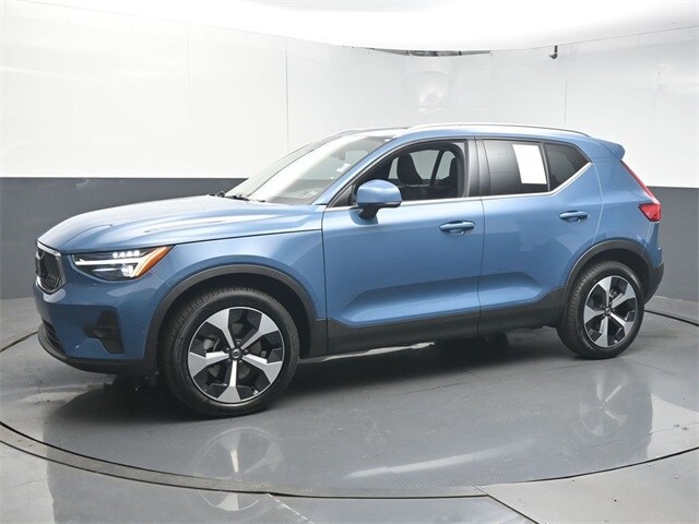 2024 Volvo XC40 Plus photo 3