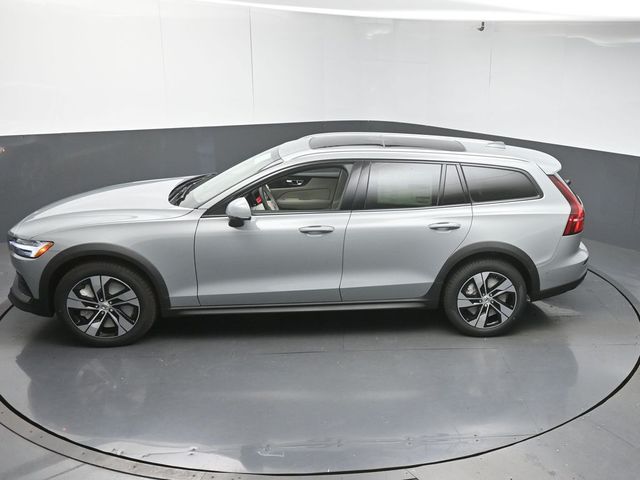2026 Volvo V60 Cross Country Plus - Photo 45