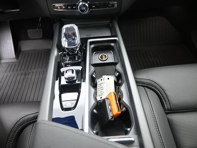 2026 Volvo XC60 Ultra - Photo 13