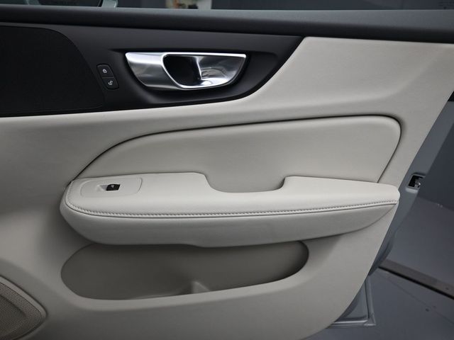 2026 Volvo V60 Cross Country Plus - Photo 30