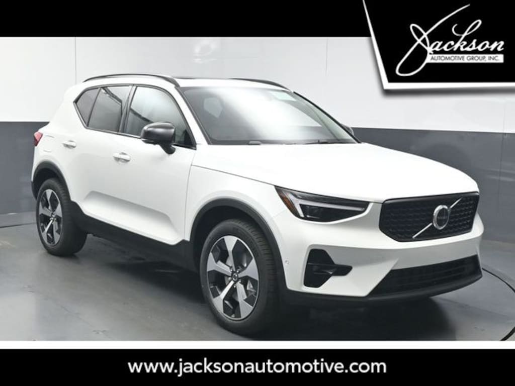 New 2026 Volvo XC40 B5 Plus SUV