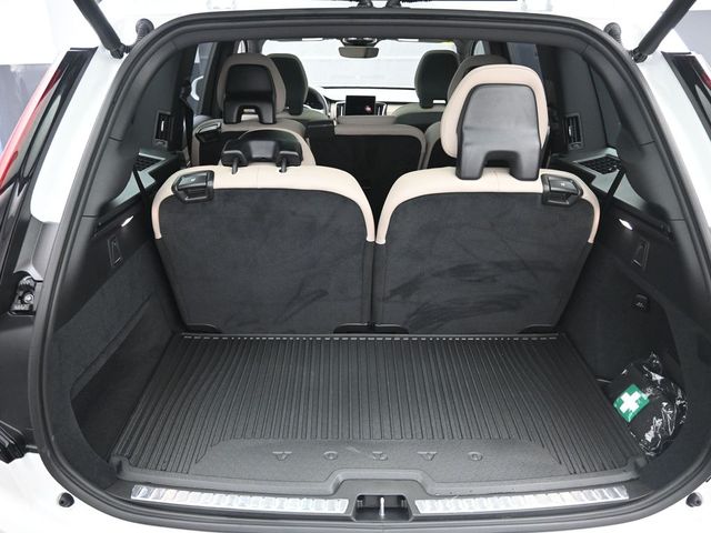 2026 Volvo XC90 Plus - Photo 24