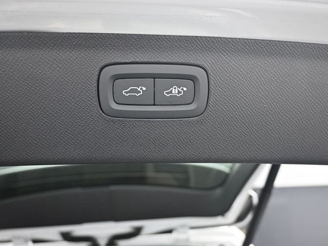 2026 Volvo XC90 Plus - Photo 25