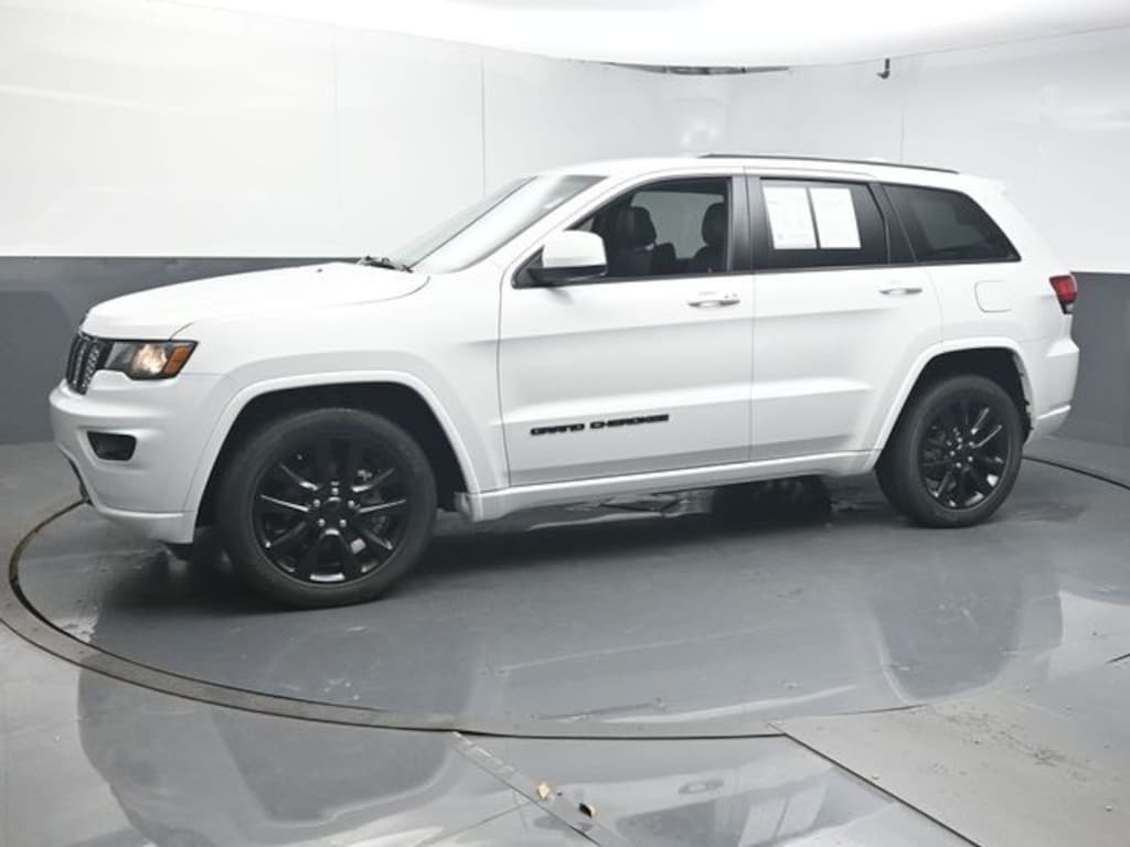 Used 2019 Jeep Grand Cherokee Laredo SUV