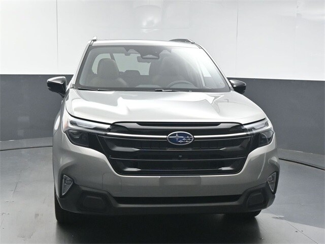 2025 Subaru Forester Touring photo 4