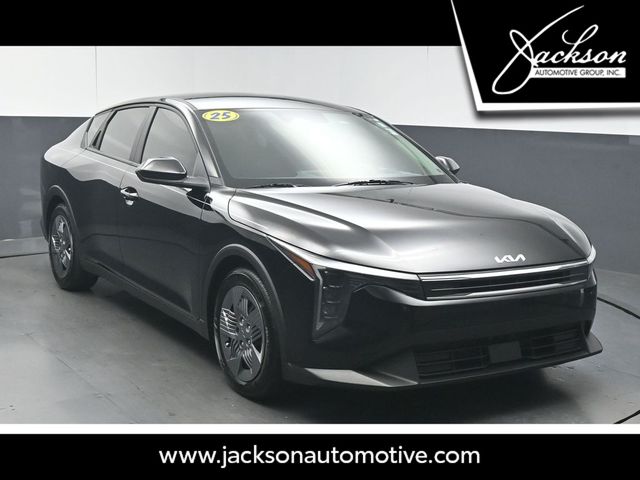 2025 Kia K4 LX AT's photo
