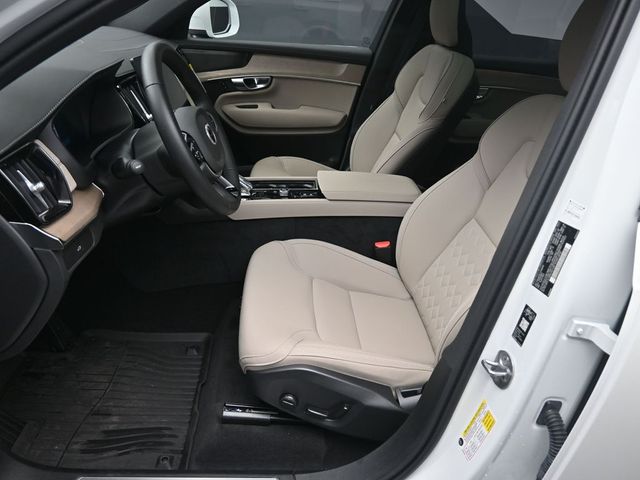 2026 Volvo XC90 Plus - Photo 18