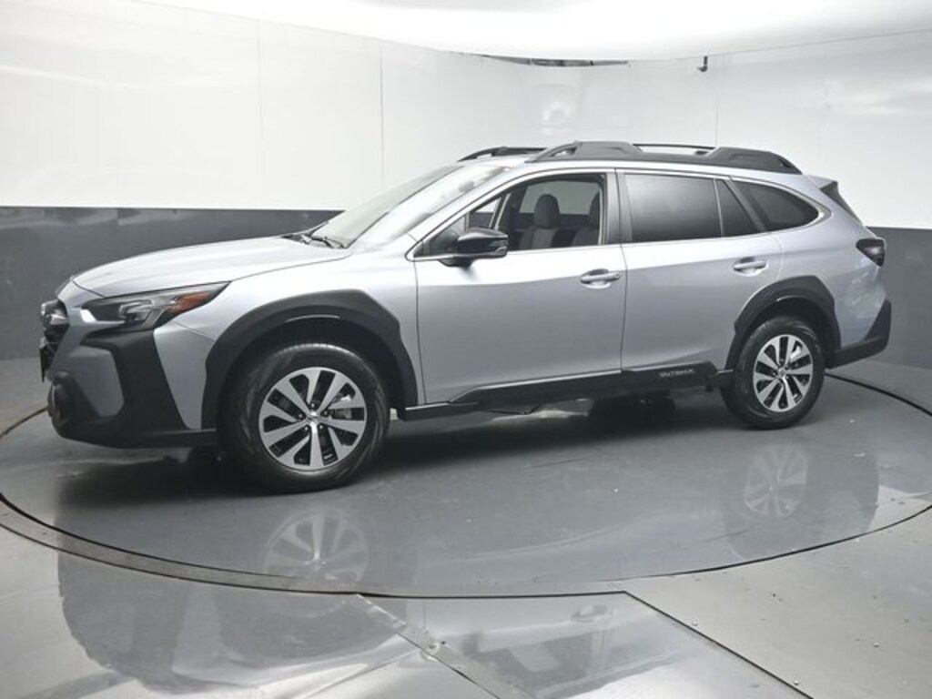 Used 2024 Subaru Outback Premium SUV