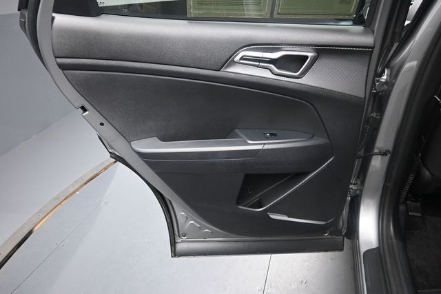 2025 Kia Sportage LX - Photo 24