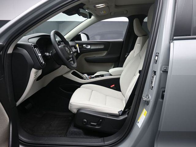2026 Volvo XC40 Ultra - Photo 16