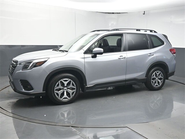 2024 Subaru Forester Premium Base photo 3