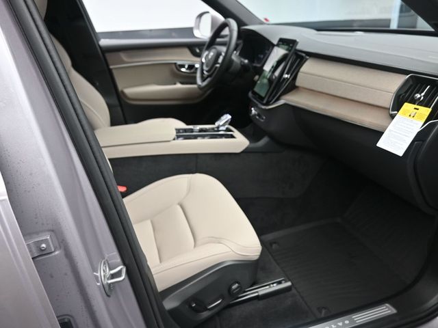 2026 Volvo XC90 Plus - Photo 30