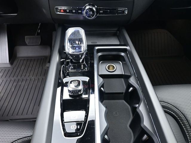 2026 Volvo XC60 Ultra - Photo 13