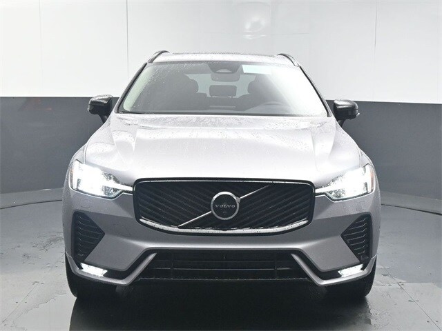 2026 Volvo XC60 B5 Plus photo 2