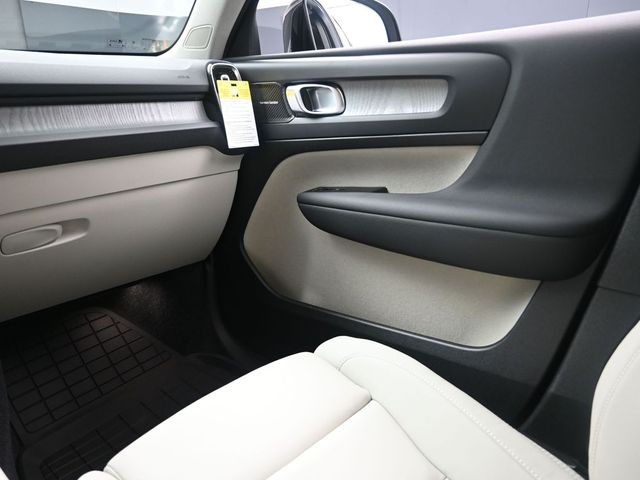 2026 Volvo XC40 Ultra - Photo 22