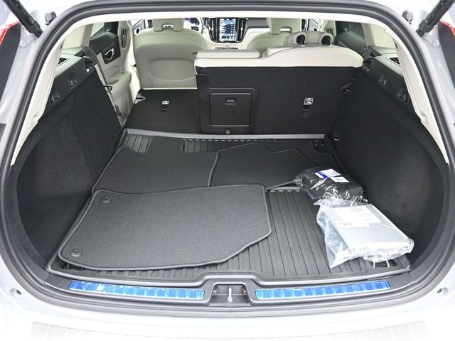 2026 Volvo V60 Cross Country Plus - Photo 24
