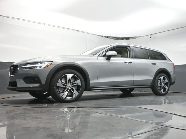 2026 Volvo V60 Cross Country Plus - Photo 35