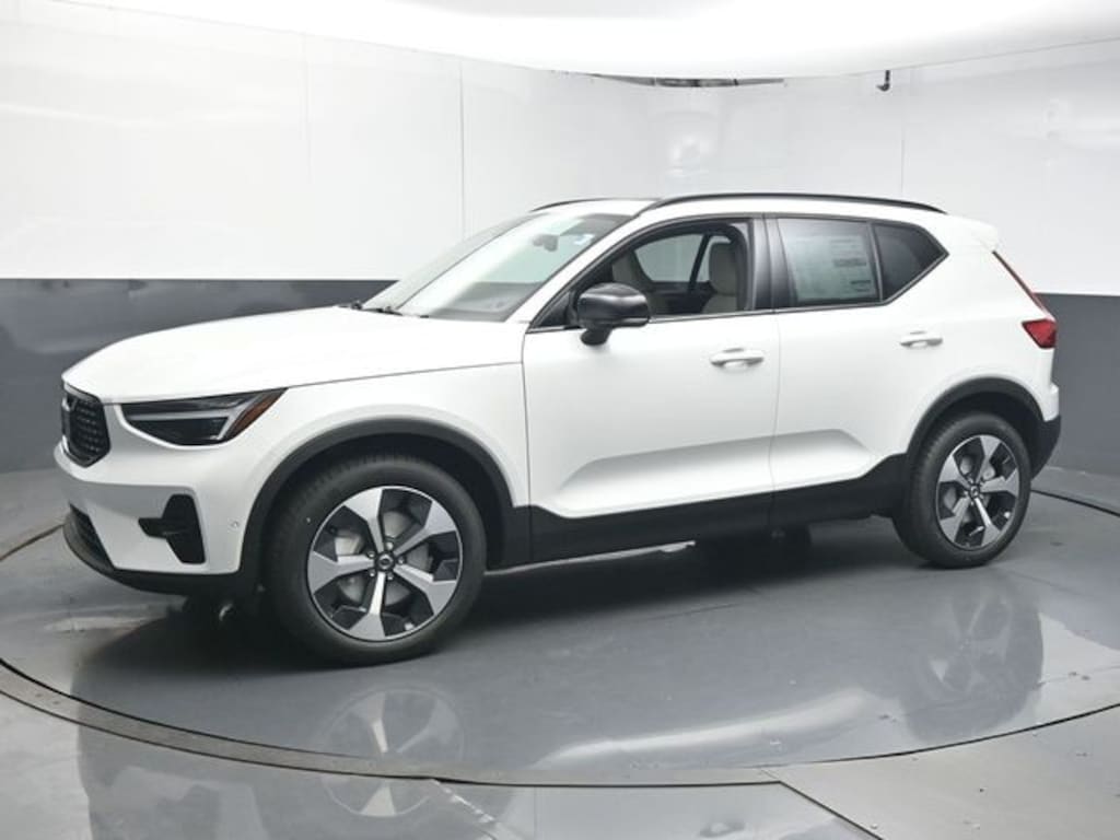 New 2026 Volvo XC40 B5 Plus SUV