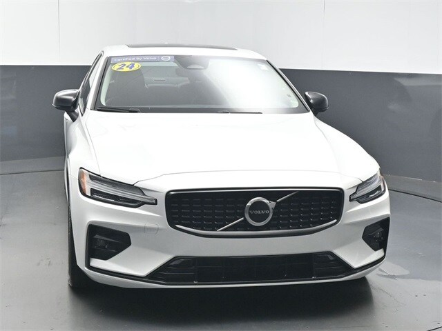 2024 Volvo S60 B5 Core photo 3