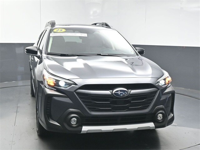 2025 Subaru Outback Limited XT photo 3