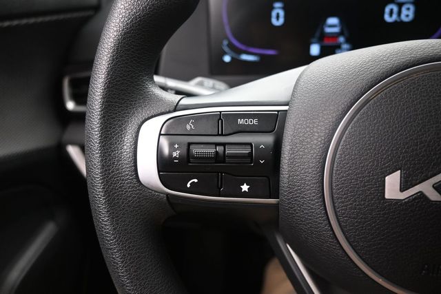 2025 Kia Sportage LX - Photo 16
