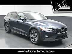 2026 Volvo V60 Cross Country B5 Plus Wagon