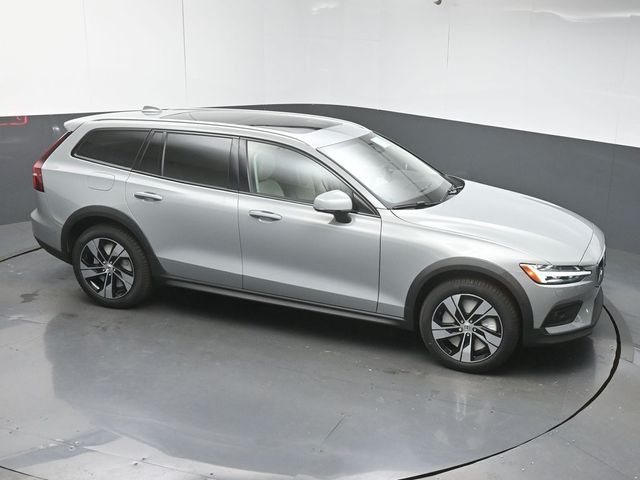 2026 Volvo V60 Cross Country Plus - Photo 41