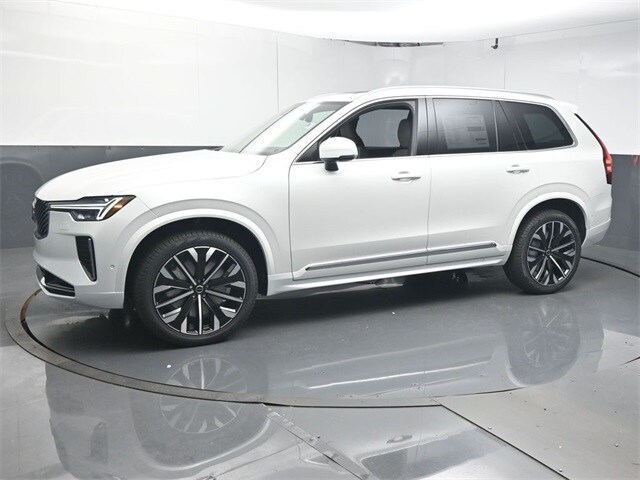 2026 Volvo XC90 Plus photo 3