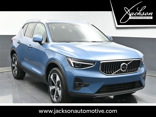 2024 Volvo XC40 B5 Plus Bright
