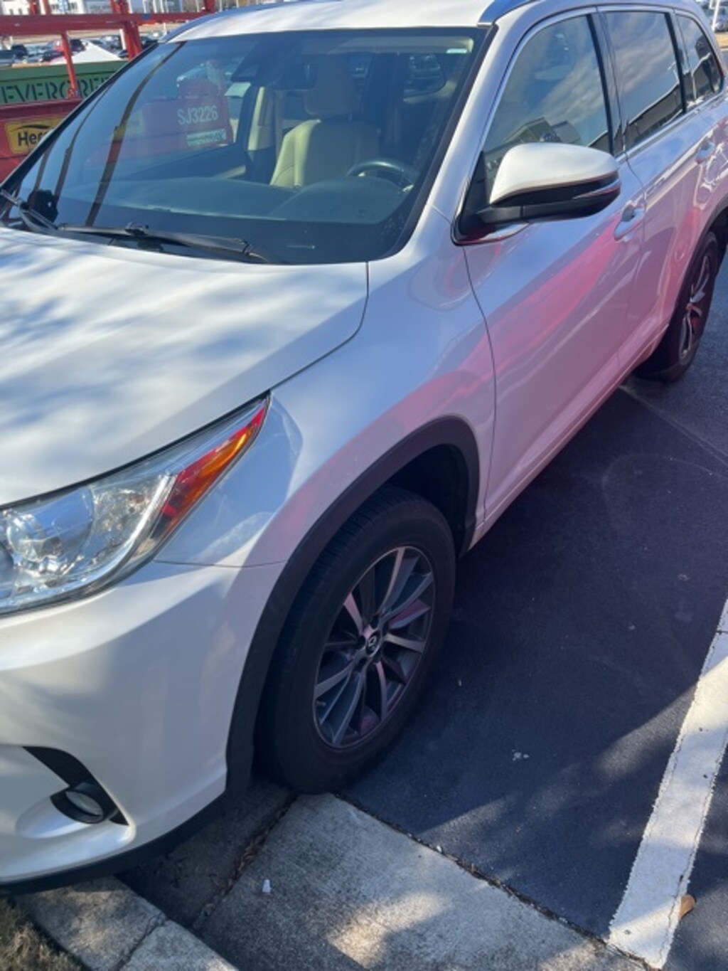 Used 2017 Toyota Highlander SE V6 SUV