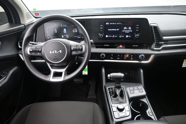 2025 Kia Sportage LX - Photo 9