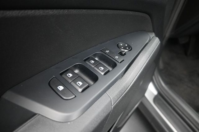 2025 Kia Sportage LX - Photo 22