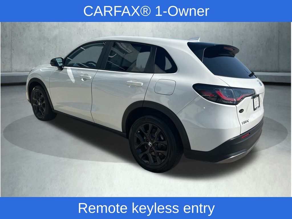 2025 Honda HR-V Sport photo 3