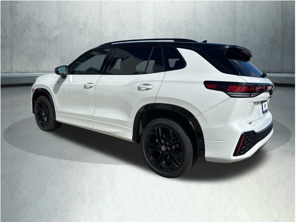 2025 Volkswagen Tiguan SE R-Line Black photo 3