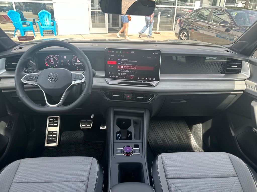 2026 Volkswagen Tiguan SE R-LINE BLACK - Photo 11