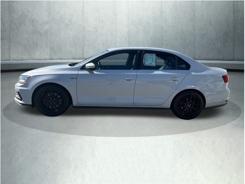 2017 Volkswagen Jetta GLI photo 2