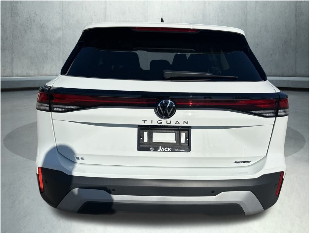 2025 Volkswagen Tiguan SE photo 3