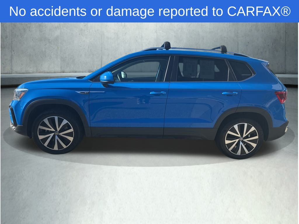 2022 Volkswagen Taos SE photo 2