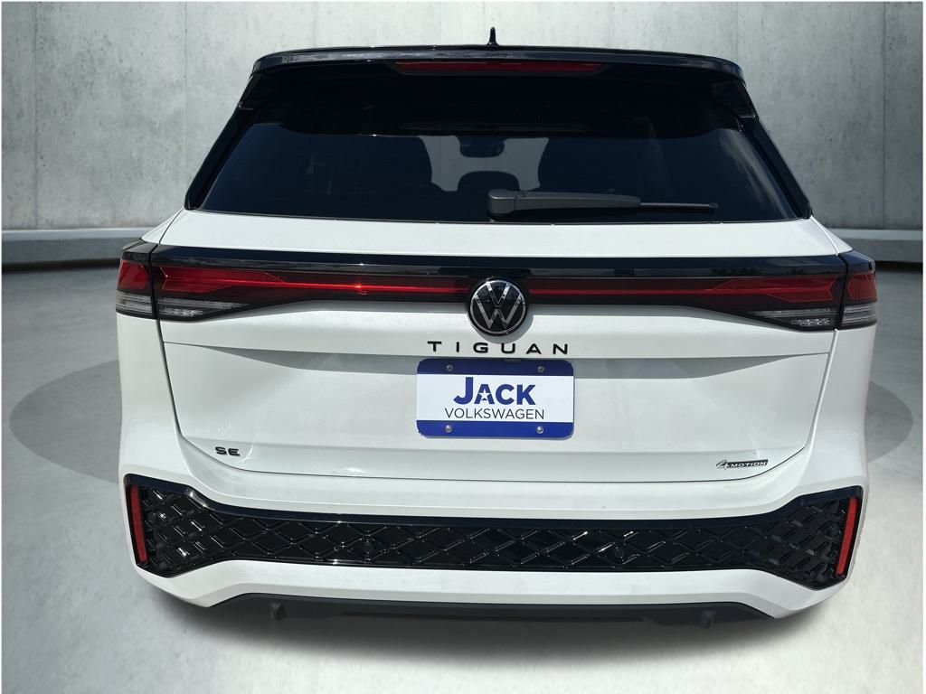 2025 Volkswagen Tiguan SE R-Line Black photo 4
