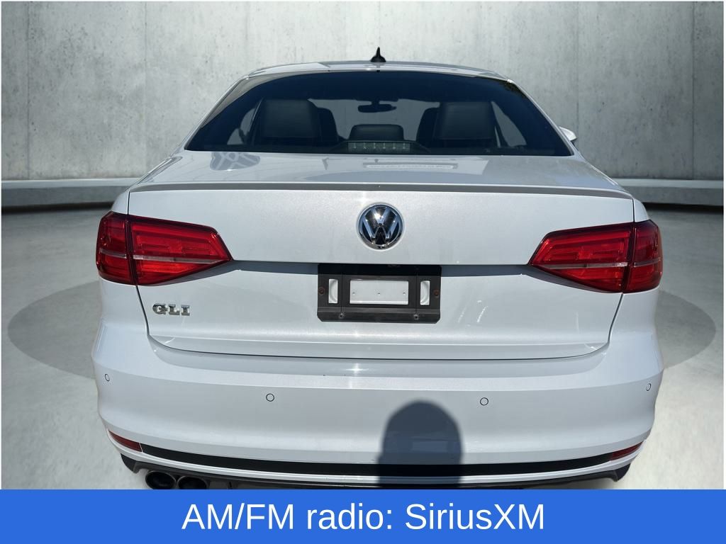 2017 Volkswagen Jetta GLI photo 4