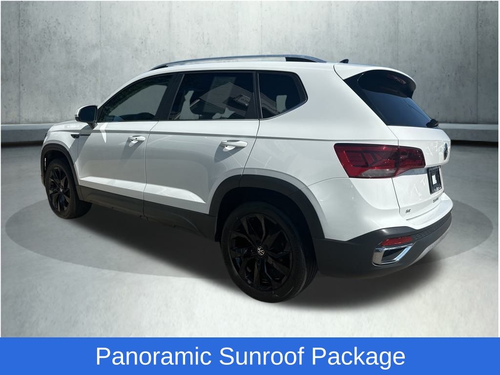 2022 Volkswagen Taos SE photo 2