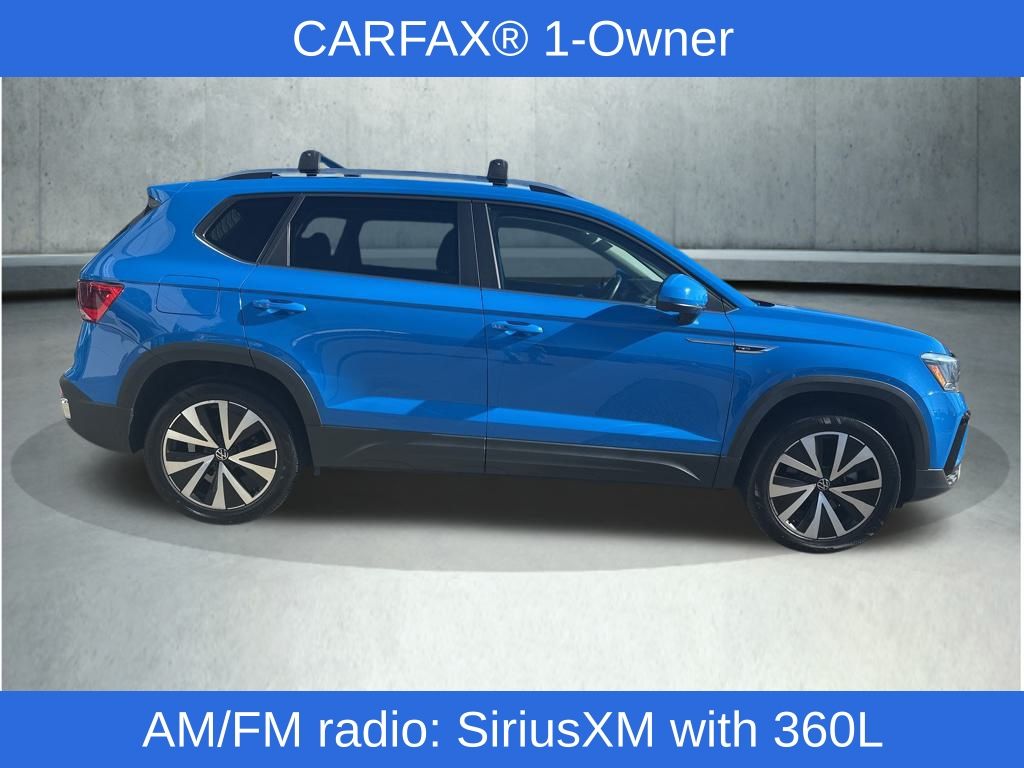 2022 Volkswagen Taos SE photo 3