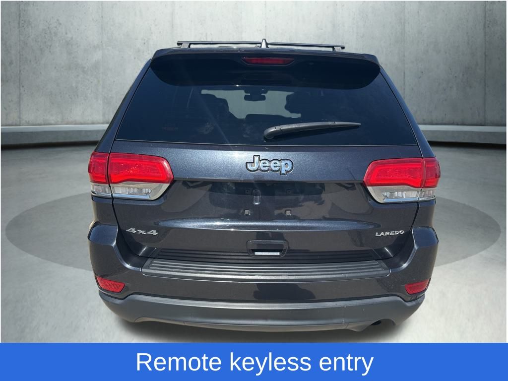 2016 Jeep Grand Cherokee Laredo photo 3