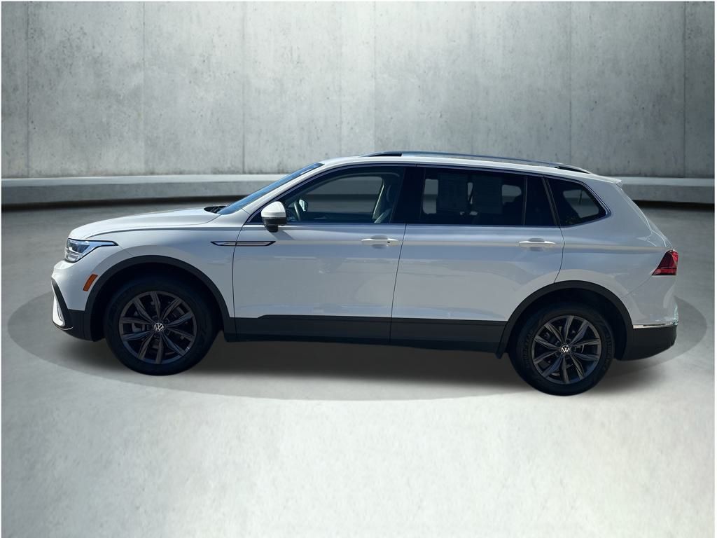 2022 Volkswagen Tiguan SE photo 2