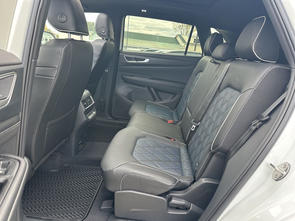 2026 Volkswagen Atlas Cross Sport SEL Premium R-LINE - Photo 24