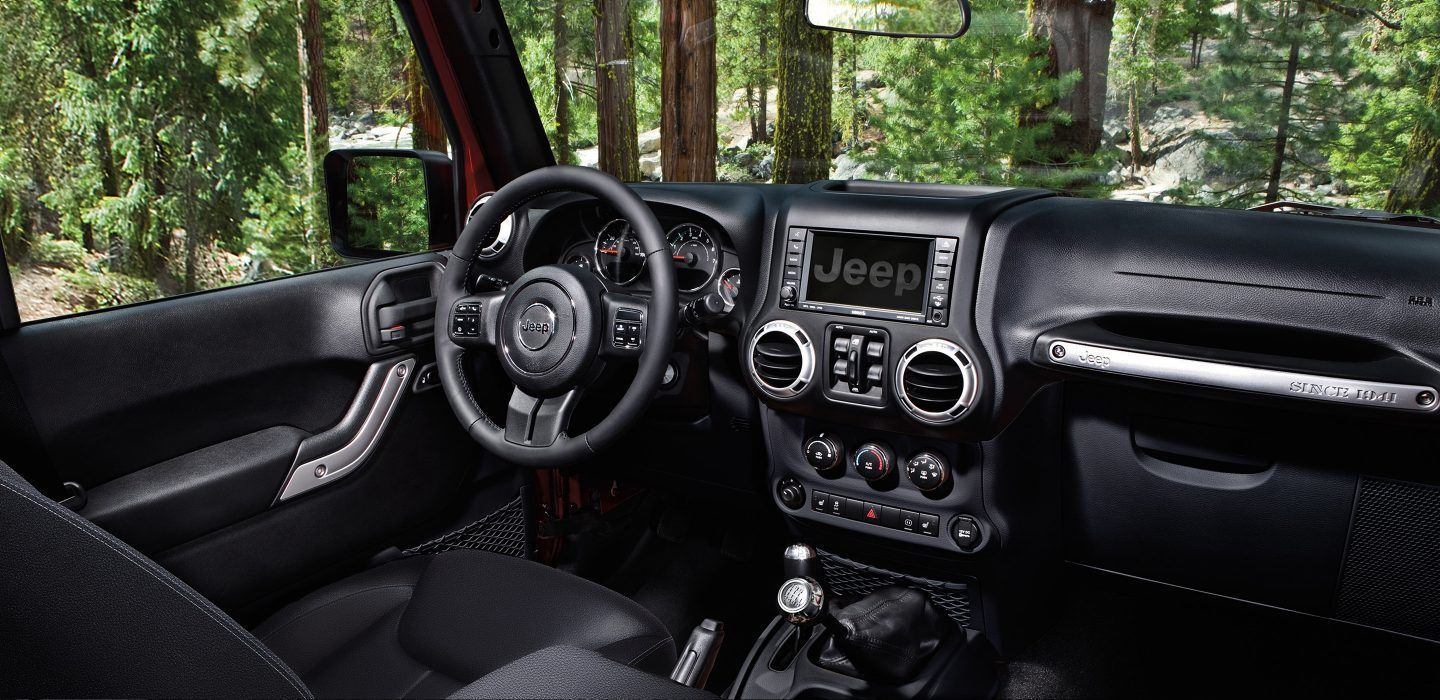 2018-Jeep-Wrangler-JK-Gallery-Interior-Rubicon-Leather-Trimmed-Seats.jpg.image.1440.jpg
