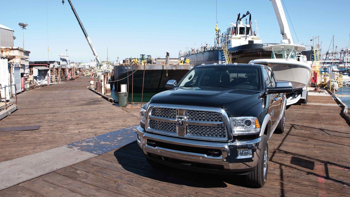 2018_Ram_2500_Laramie_TowingBigBoatonDock.jpg.image.1440.jpg