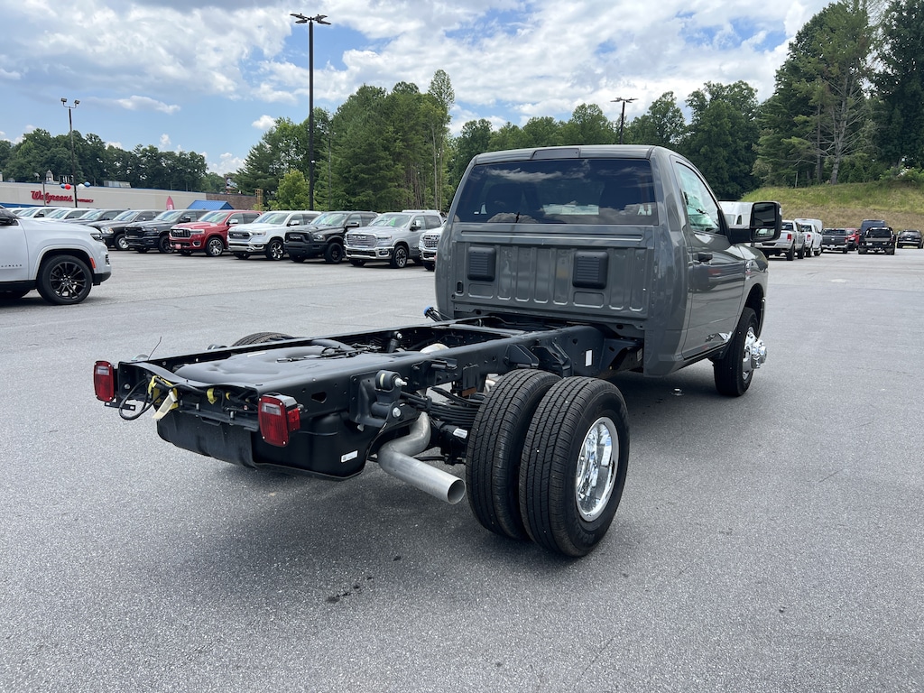 New 2026 Ram 3500 Chassis Cab Tradesman/Big Horn Pickup